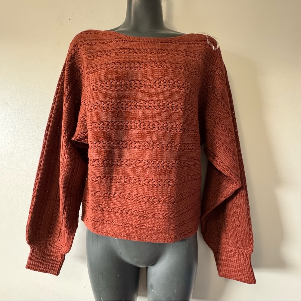 Full Circle Trend Dolman sleeve sweater 
Small